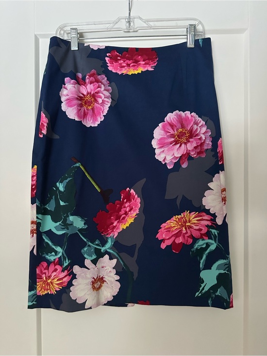 Banana Republic Dresses & Skirts - Banana Republic Floral Pencil Skirt